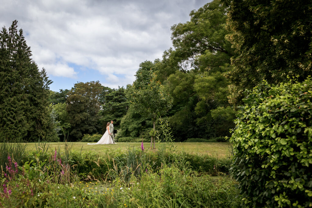 Fotoshoot bruidspaar  bij Landgoed Huis te Eerbeek