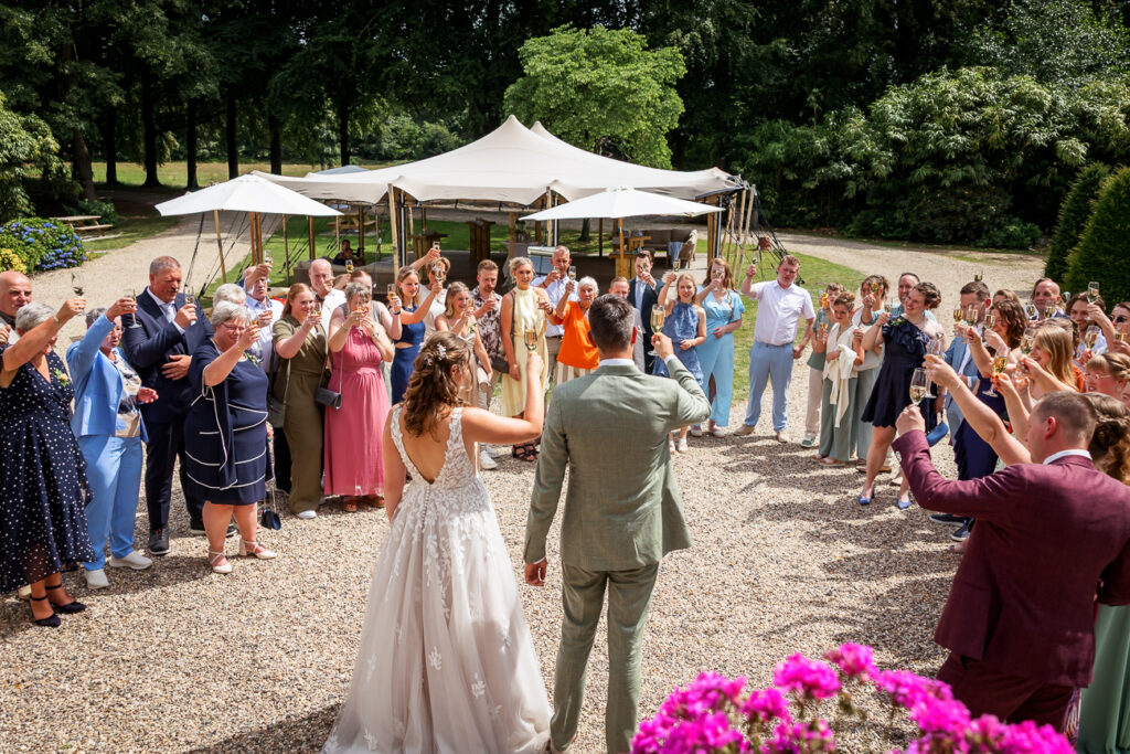 Proost bij bruiloft Huis te Eerbeek